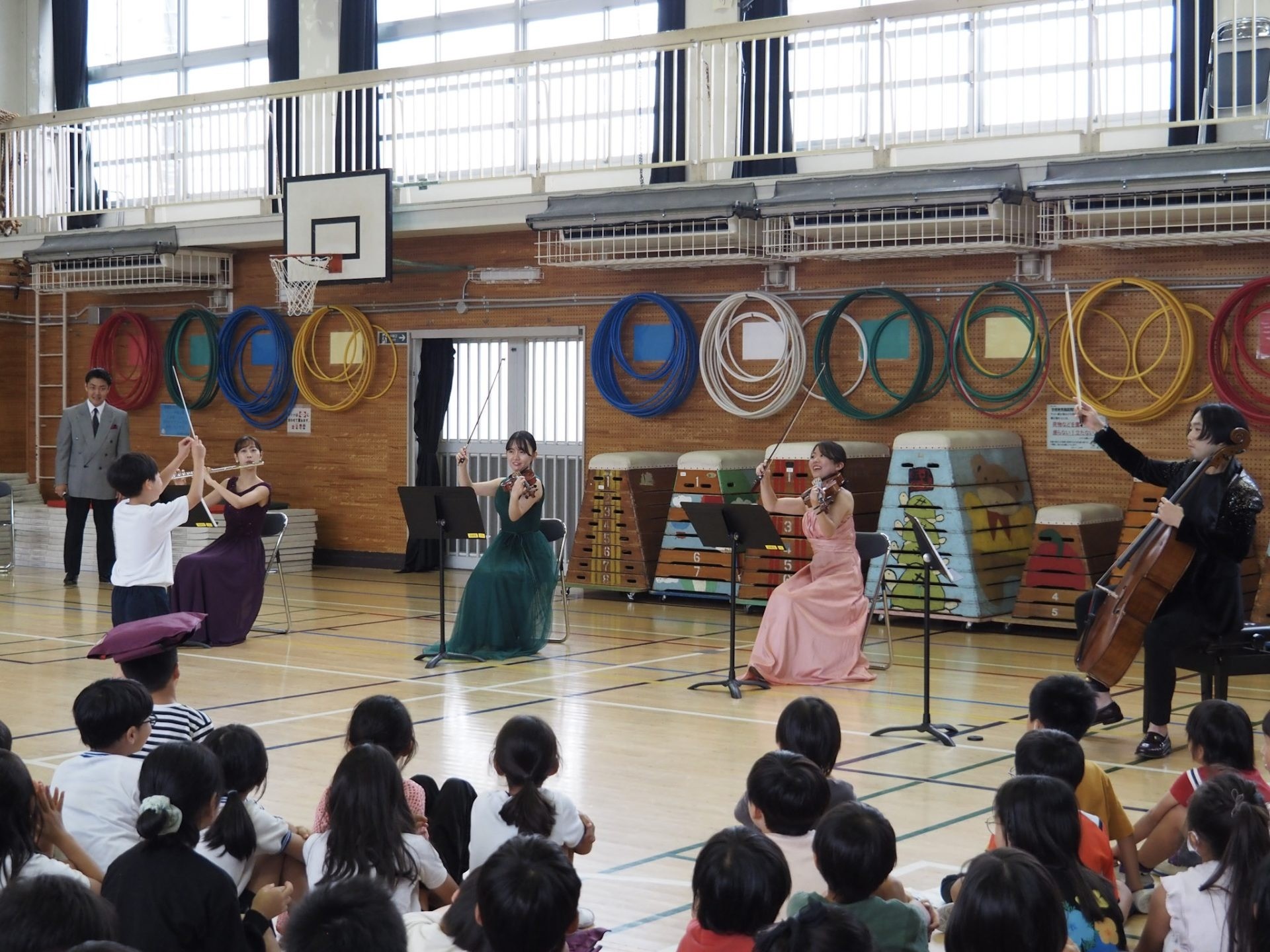三鷹市立第五小学校にコンサートをお届けしました（東京都三鷹市）